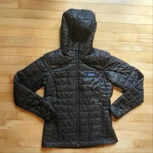 PATAGONIA - W's Nano Puff Hoody. Size XS. Black.